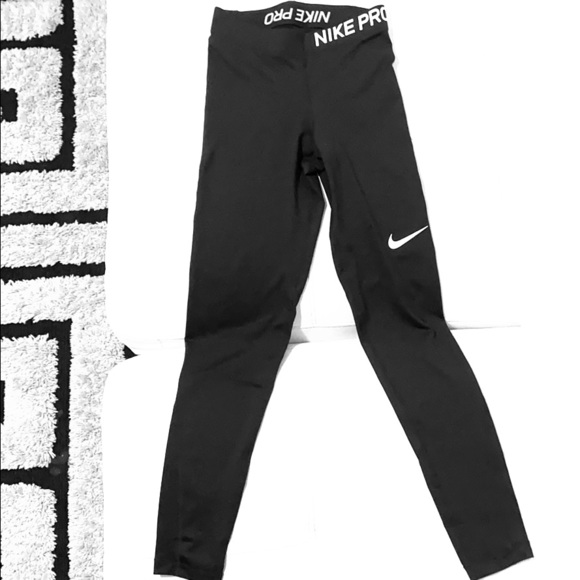 ❌❌SOLD❌ ❌NWT NIKE PRO LEGGINGS - Picture 1 of 4